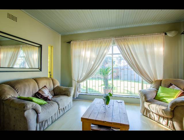 3 BEDROOM FREEHOLD RENTED IN IMPALA PARK